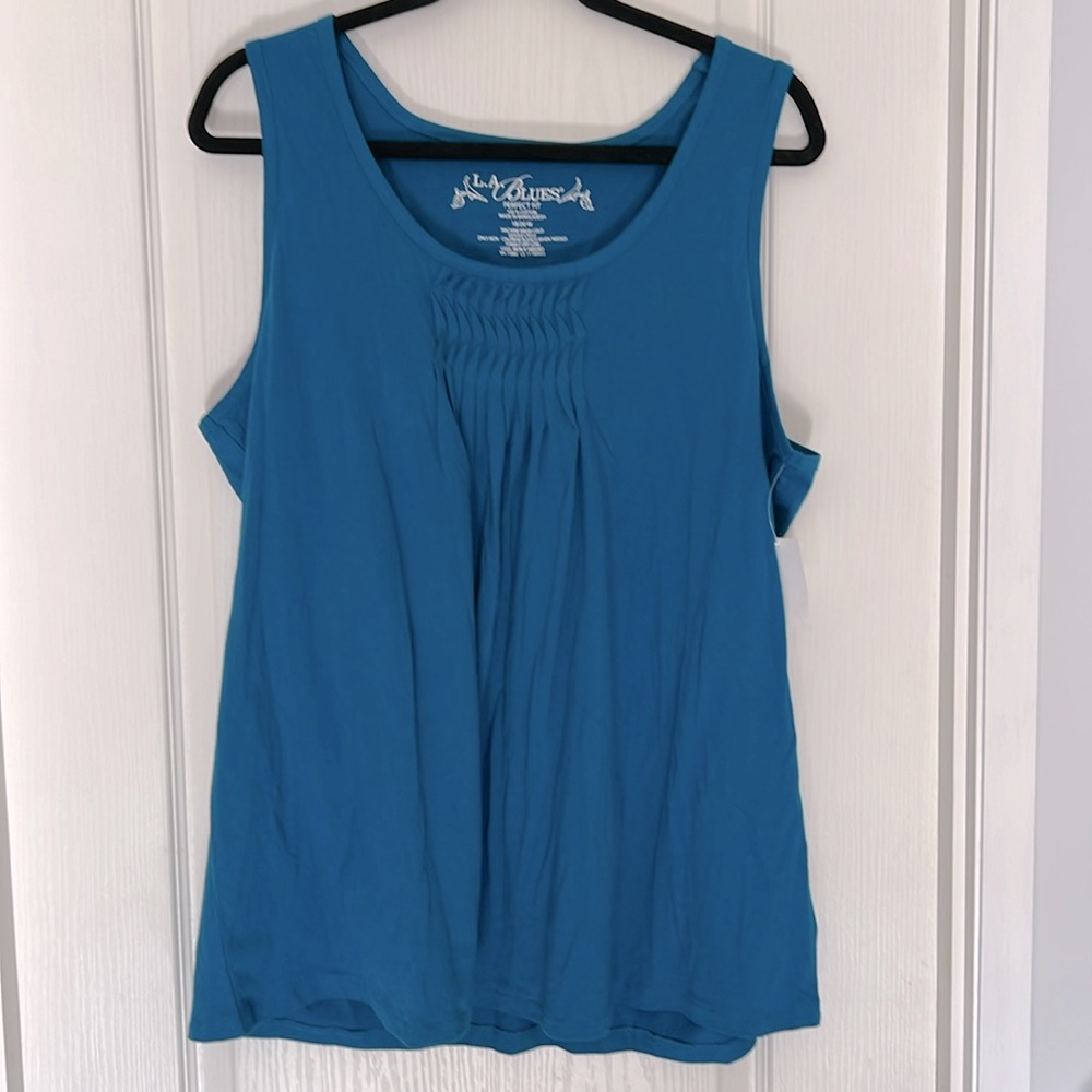 NWT, Cute Pleated Front LA Blues Tank